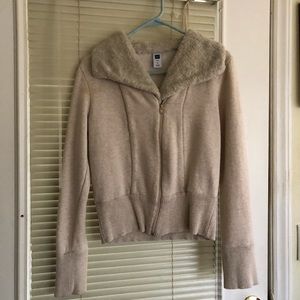 Woman’s Gap zip up